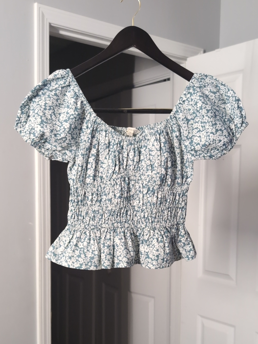 SIM & SAM Floral Puff Sleeve Crop Top Size S